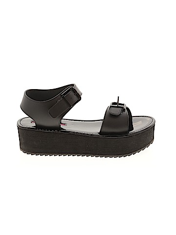 C Label Wedges (view 1)