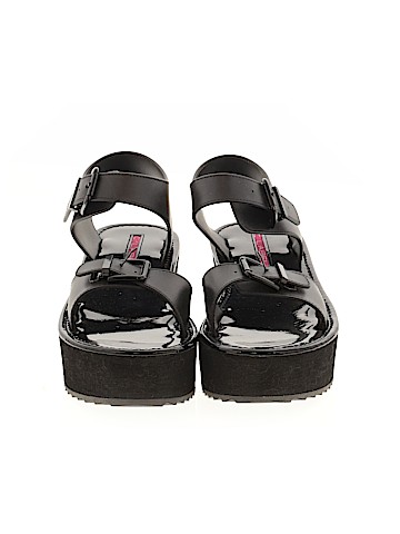 C Label Wedges (view 2)