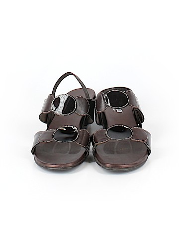 Munro American Heels (view 2)