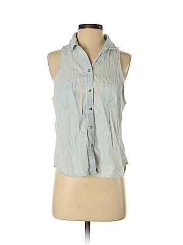 American Eagle Outfitters Sleeveless Button-Down Shirt (view 1)