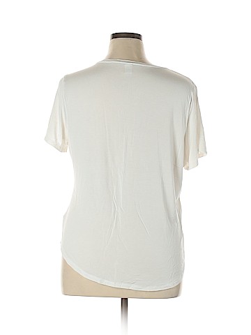 Old Navy Short Sleeve T-Shirt (view 2)