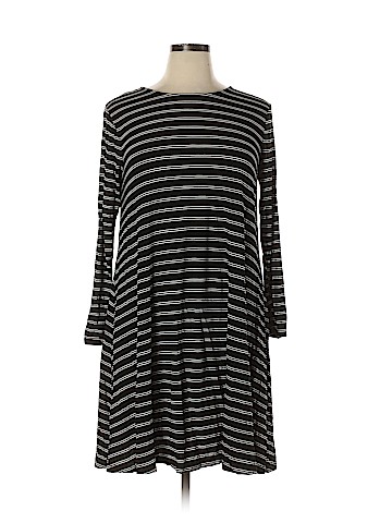 Old Navy Casual Dress (view 1)