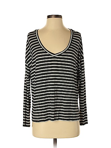 American Eagle Outfitters Long Sleeve T-Shirt (view 1)