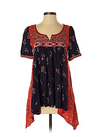 Floreat Short Sleeve Top (view 1)