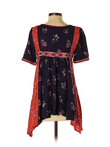 Floreat Short Sleeve Top (view 2)