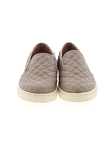 Pop Sneakers (view 2)