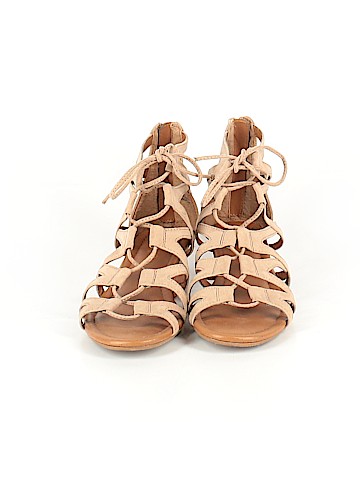 Crown Vintage Wedges (view 2)