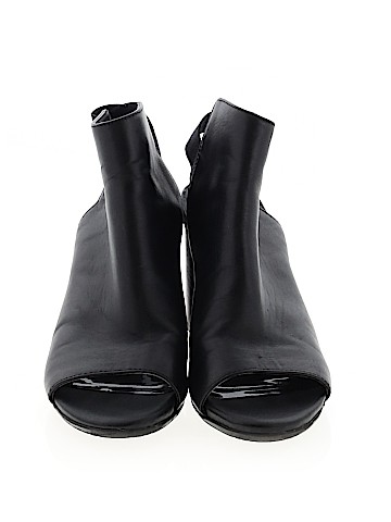 Kenneth Cole REACTION Heels (view 2)