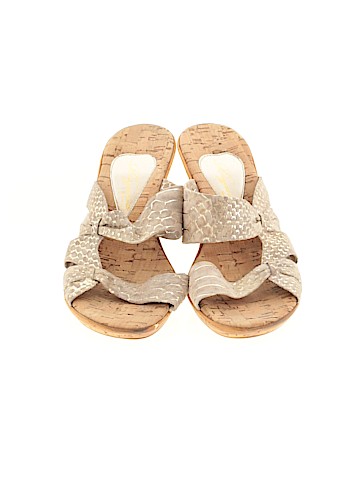 Dezario Wedges (view 2)