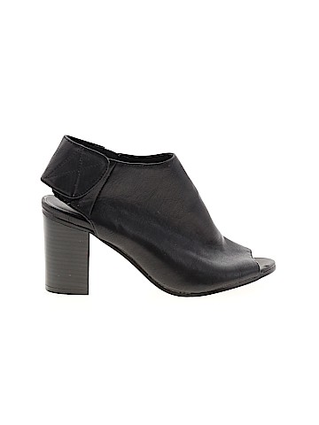 Breckelle's Heels (view 1)