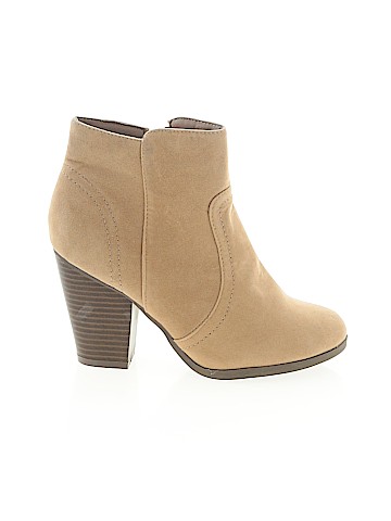 Lulu's Boots (view 1)