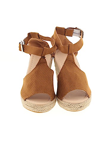 Unbranded Wedges (view 2)