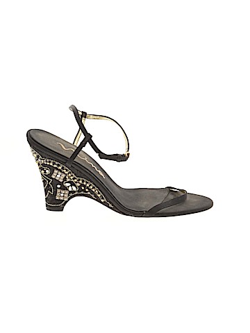 Nina Wedges (view 1)