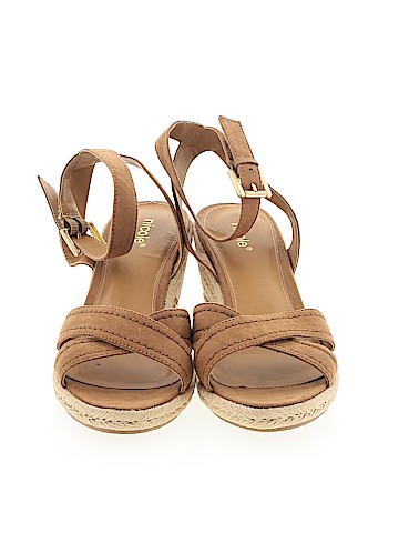 Nicole Wedges (view 2)