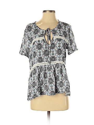Romeo & Juliet Couture Short Sleeve Blouse (view 1)