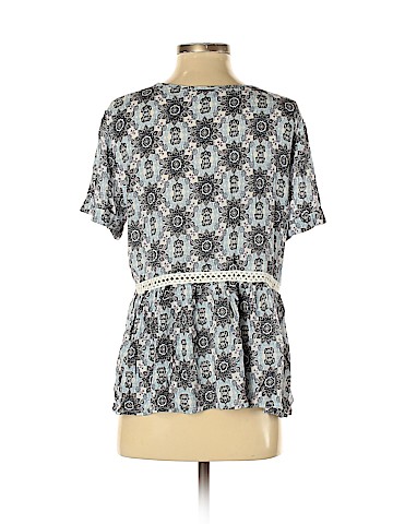 Romeo & Juliet Couture Short Sleeve Blouse (view 2)