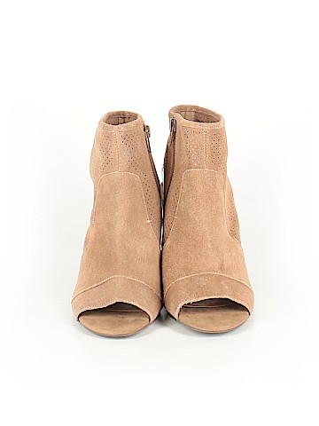 Crown Vintage Heels (view 2)