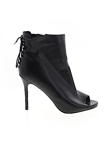 Pour La Victoire Ankle Boots (view 1)