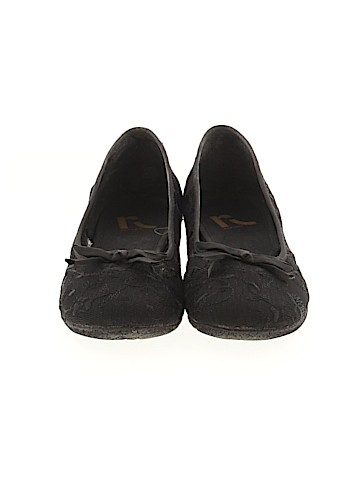 REPORT Flats (view 2)