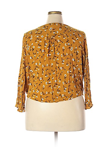 Charlotte Russe 3/4 Sleeve Top (view 2)