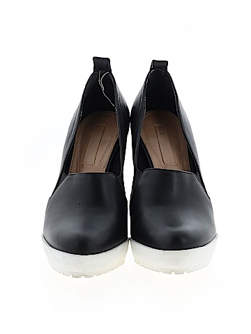 BCBGMAXAZRIA Heels (view 2)