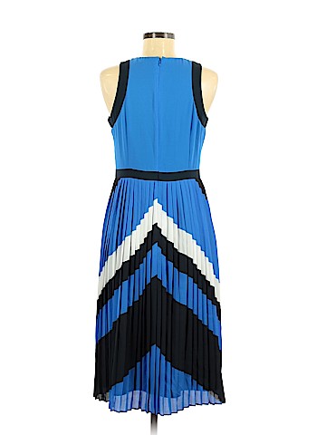 Banana Republic Casual Dress (view 2)