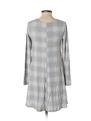 Old Navy Casual Dress (view 2)