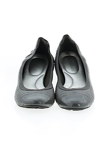 Kelly & Katie Flats (view 2)