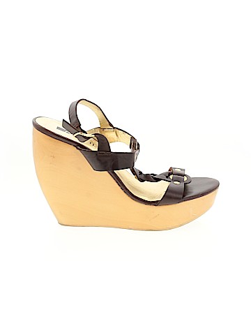 Matiko Wedges (view 1)