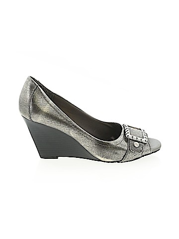 Andrew Geller Wedges (view 1)