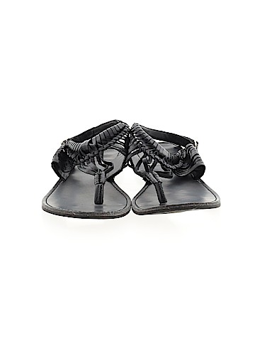 Michael Sandals (view 2)