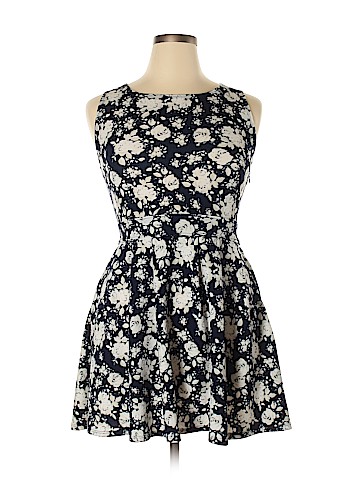 Xhilaration Casual Dress (view 1)