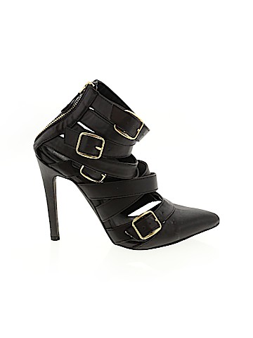 Michael Antonio Heels (view 1)