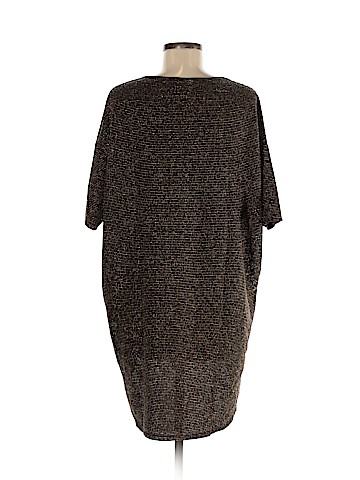 Lularoe Short Sleeve Top (view 2)