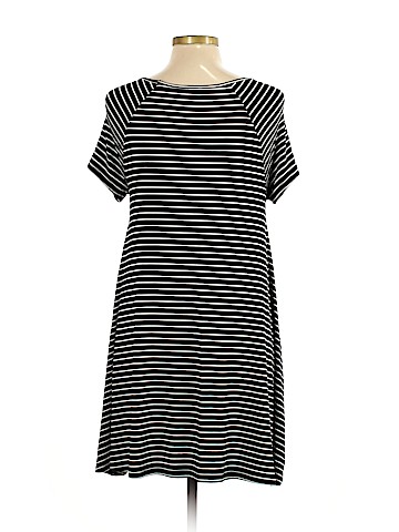 Old Navy Casual Dress (view 2)