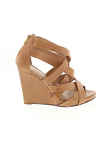 Pour La Victoire Wedges (view 1)