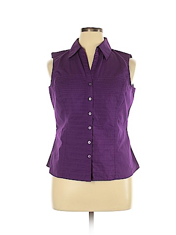 Signature by Larry Levine Sleeveless Button-Down Shirt (view 1)