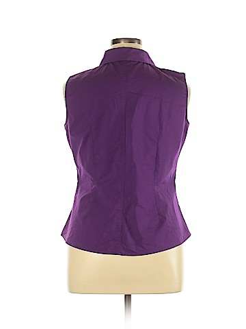 Signature by Larry Levine Sleeveless Button-Down Shirt (view 2)