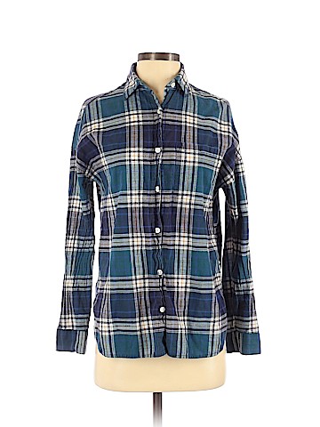 Old Navy Long Sleeve Button-Down Shirt (view 1)