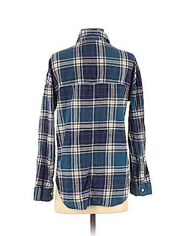 Old Navy Long Sleeve Button-Down Shirt (view 2)