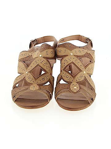 XOXO Wedges (view 2)