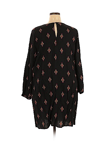 Old Navy Casual Dress (view 2)