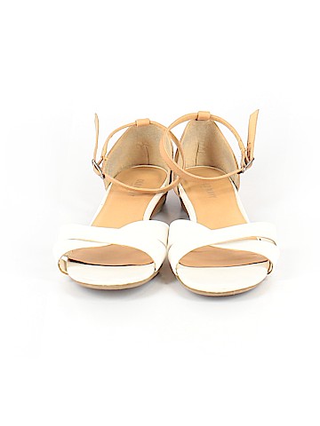 Old Navy Sandals (view 2)