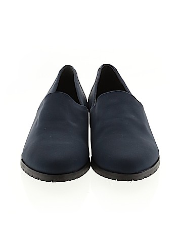 Unbranded Flats (view 2)