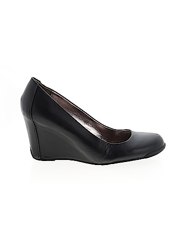 Kenneth Cole REACTION Wedges (view 1)