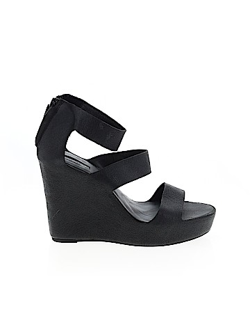 Matiko Wedges (view 1)