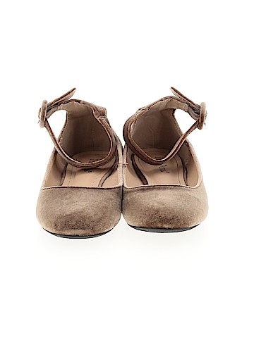 Pierre Dumas Flats (view 2)