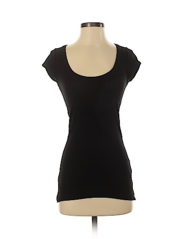 H&M Short Sleeve T-Shirt (view 1)