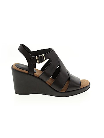 Giani Bernini Wedges (view 1)