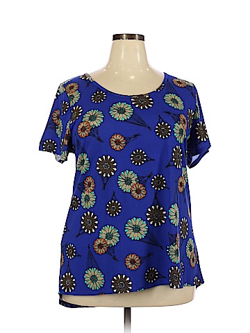 Lularoe Short Sleeve T-Shirt (view 1)